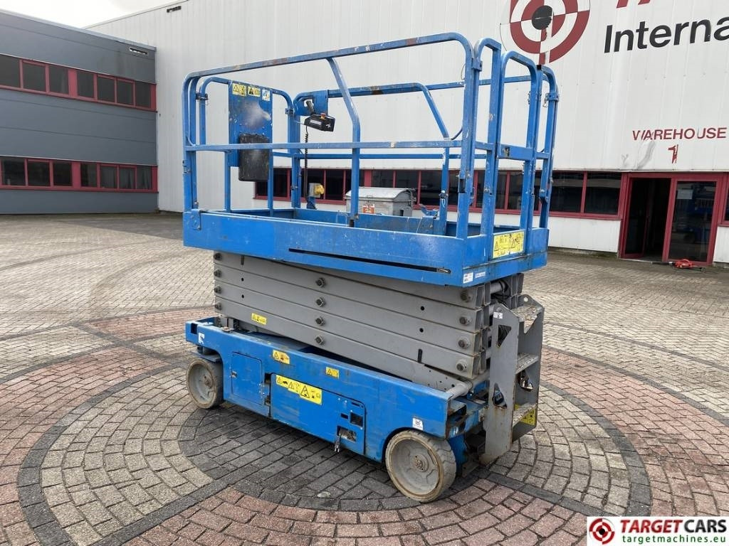 Genie GS-3246 Electric Scissor Work Lift 1175cm - Škarjasta dvižna ploščad: slika 4 Genie GS-3246 Electric Scissor Work Lift 1175cm - Škarjasta dvižna ploščad: slika 4