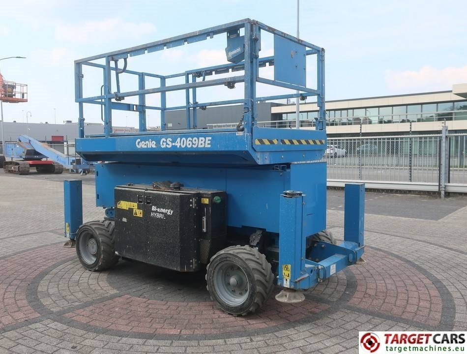 Genie GS-4069BE Hybrid 4069 Scissor Work Lift 1412cm - Škarjasta dvižna ploščad: slika 2 Genie GS-4069BE Hybrid 4069 Scissor Work Lift 1412cm - Škarjasta dvižna ploščad: slika 2