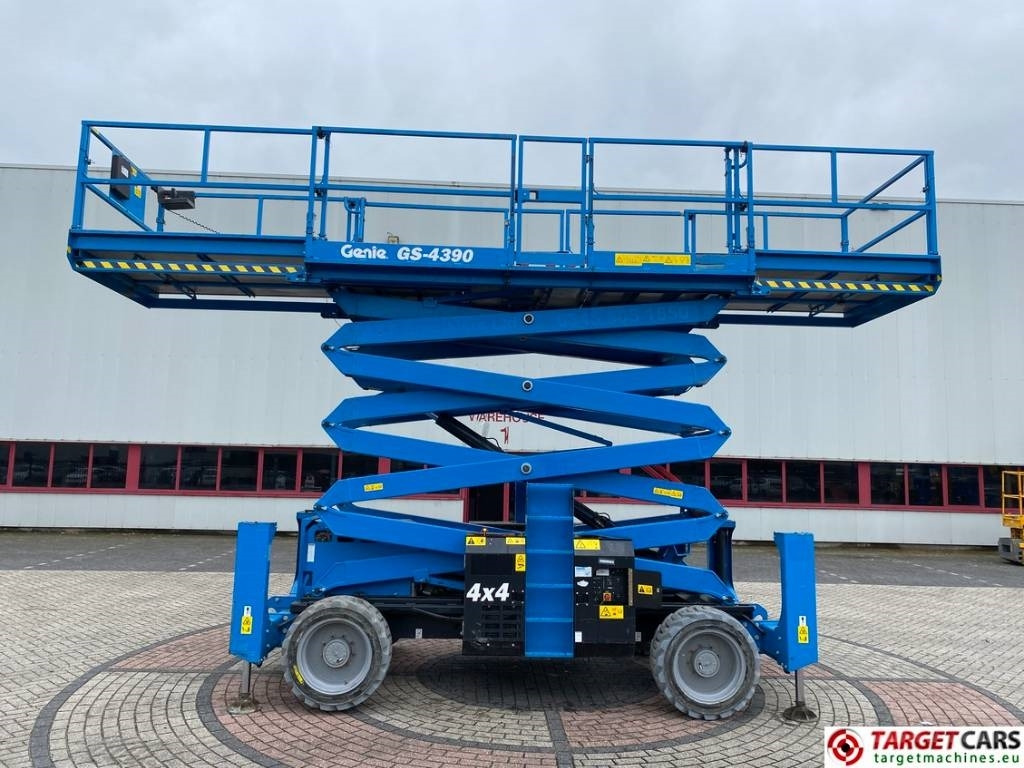 Genie GS-4390 RT LPG 4x4 Scissor Work Lift 1511cm - Škarjasta dvižna ploščad: slika 5 Genie GS-4390 RT LPG 4x4 Scissor Work Lift 1511cm - Škarjasta dvižna ploščad: slika 5