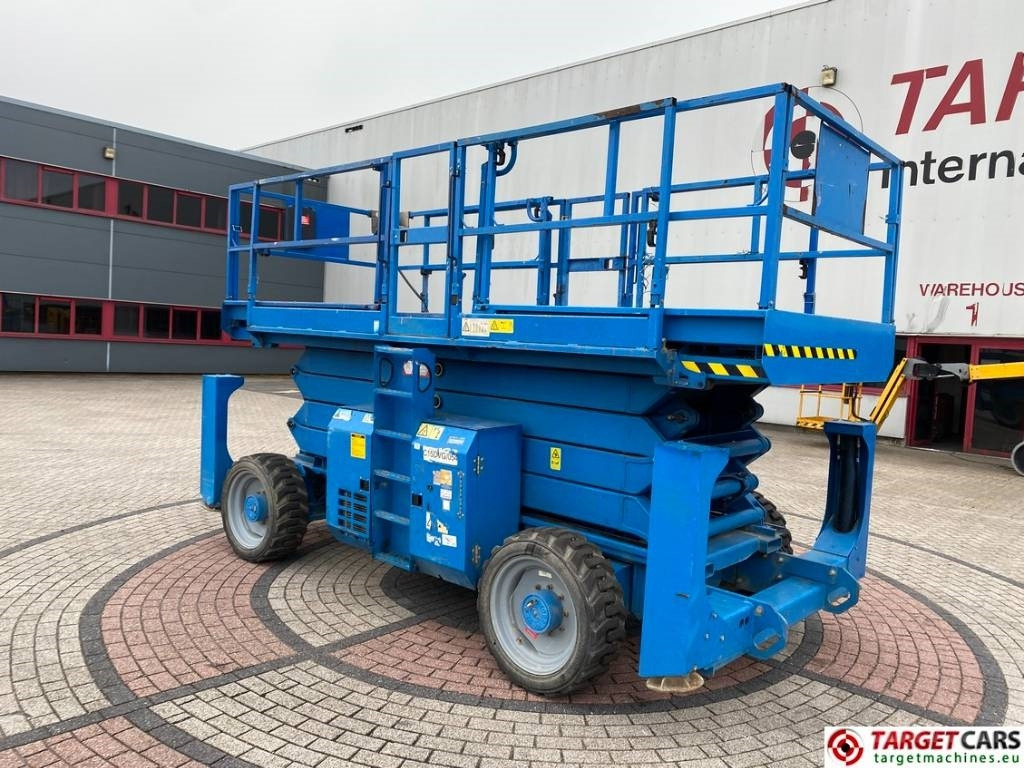 Genie GS-4390RT Diesel 4x4 Scissor Work Lift 1511cm - Škarjasta dvižna ploščad: slika 4 Genie GS-4390RT Diesel 4x4 Scissor Work Lift 1511cm - Škarjasta dvižna ploščad: slika 4