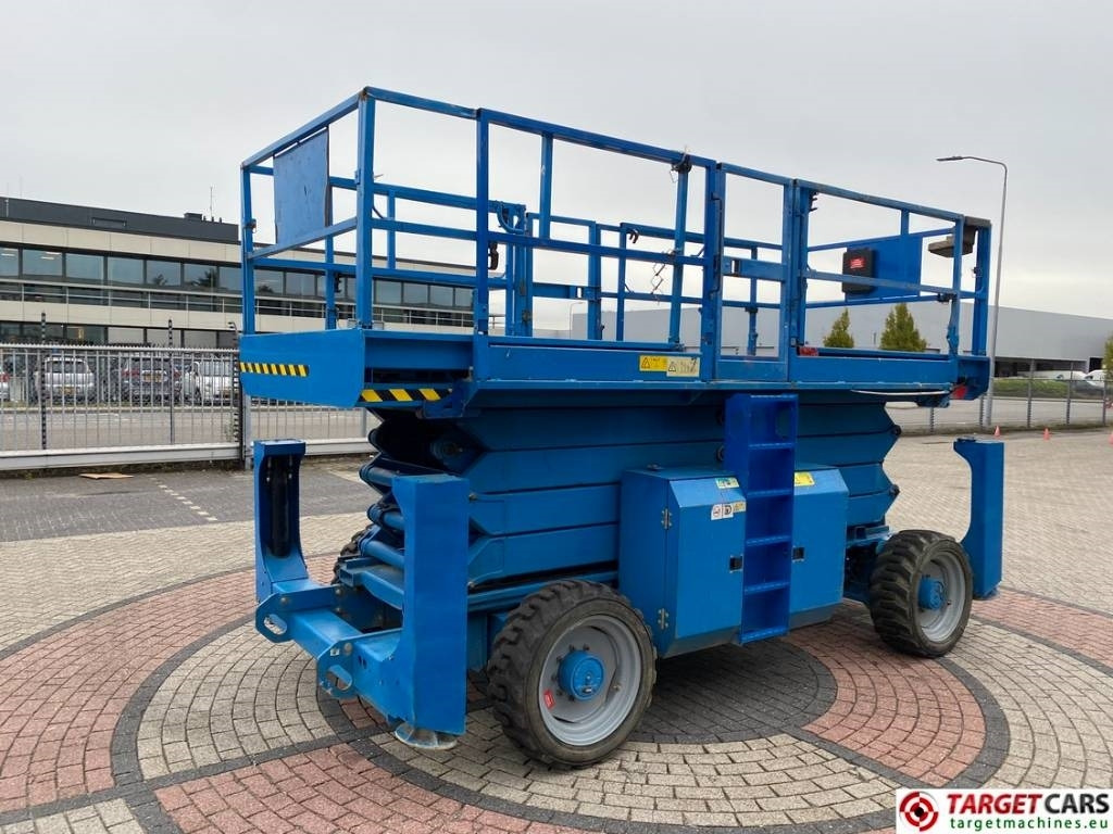 Genie GS-4390RT Diesel 4x4 Scissor Work Lift 1511cm - Škarjasta dvižna ploščad: slika 3 Genie GS-4390RT Diesel 4x4 Scissor Work Lift 1511cm - Škarjasta dvižna ploščad: slika 3
