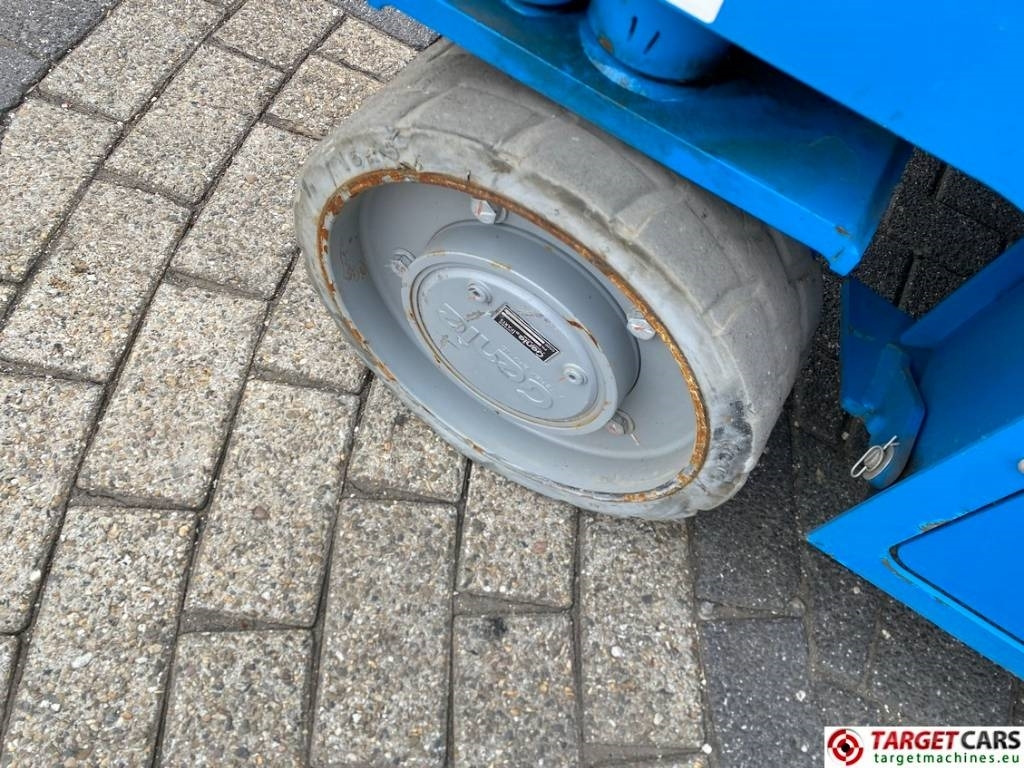 Škarjasta dvižna ploščad Genie GS-4655 Electric GS4655 Scissor Work Lift 1595cm: slika 21