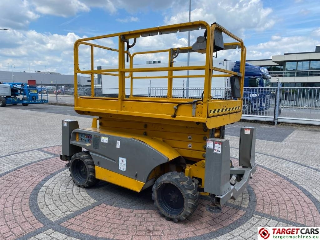 Haulotte Compact 12DX Diesel 4x4 Scissor Work Lift 1206cm - Škarjasta dvižna ploščad: slika 2 Haulotte Compact 12DX Diesel 4x4 Scissor Work Lift 1206cm - Škarjasta dvižna ploščad: slika 2