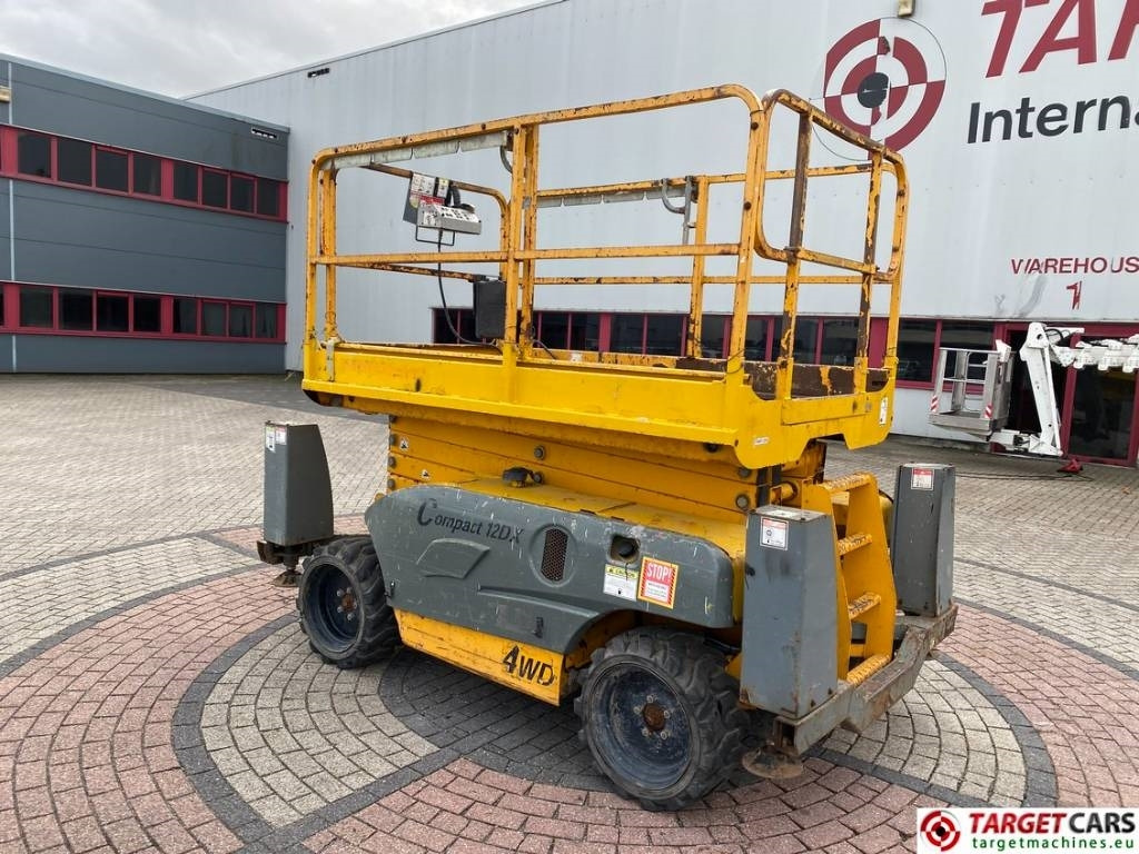 Haulotte Compact 12DX Diesel 4x4 Scissor Work Lift 1206cm - Škarjasta dvižna ploščad: slika 4 Haulotte Compact 12DX Diesel 4x4 Scissor Work Lift 1206cm - Škarjasta dvižna ploščad: slika 4