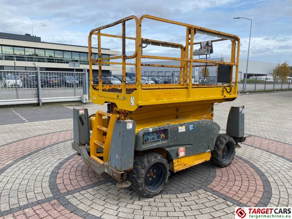 Haulotte Compact 12DX Diesel 4x4 Scissor Work Lift 1206cm - Škarjasta dvižna ploščad: slika 3 Haulotte Compact 12DX Diesel 4x4 Scissor Work Lift 1206cm - Škarjasta dvižna ploščad: slika 3