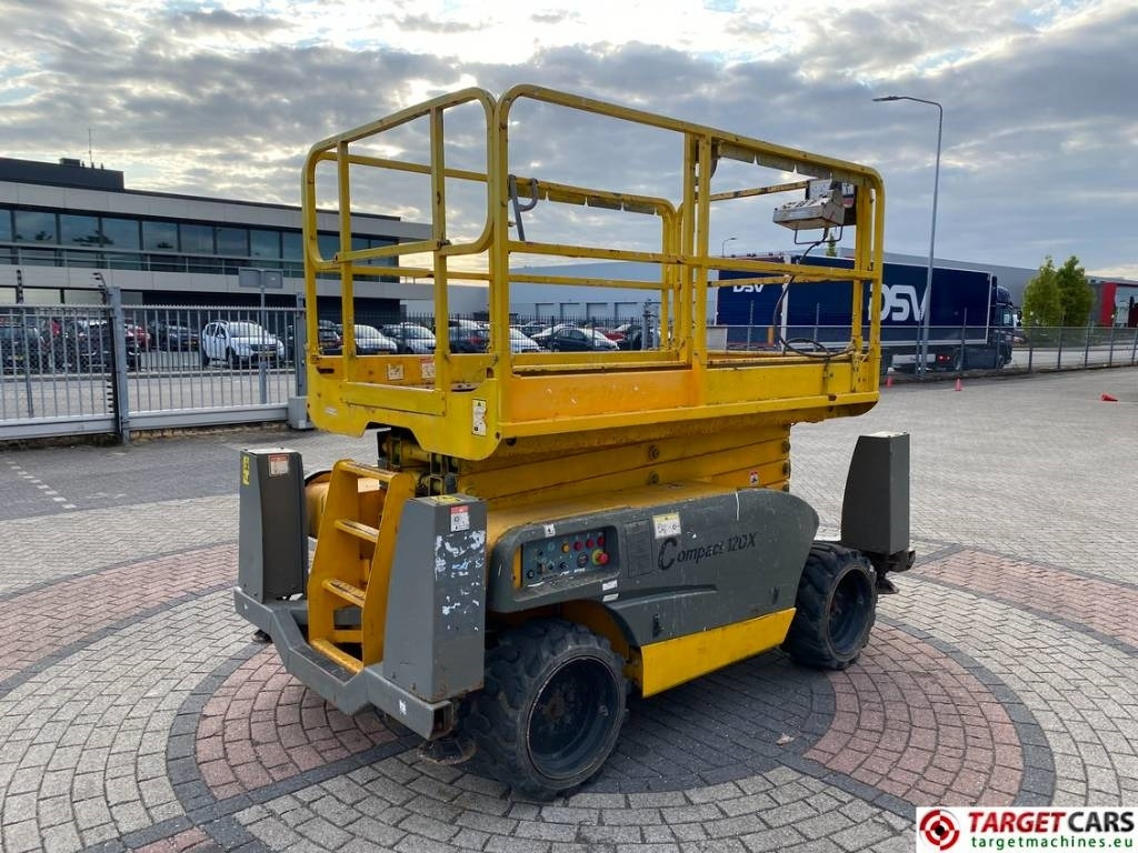 Haulotte Compact 12DX Diesel 4x4 Scissor Work Lift 1206cm - Škarjasta dvižna ploščad: slika 3 Haulotte Compact 12DX Diesel 4x4 Scissor Work Lift 1206cm - Škarjasta dvižna ploščad: slika 3