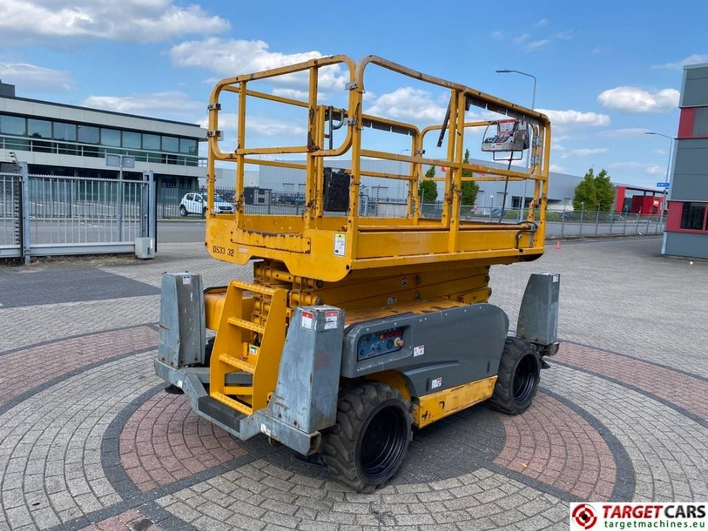 Haulotte Compact 12DX Diesel 4x4 Scissor Work Lift 1206cm - Škarjasta dvižna ploščad: slika 3 Haulotte Compact 12DX Diesel 4x4 Scissor Work Lift 1206cm - Škarjasta dvižna ploščad: slika 3
