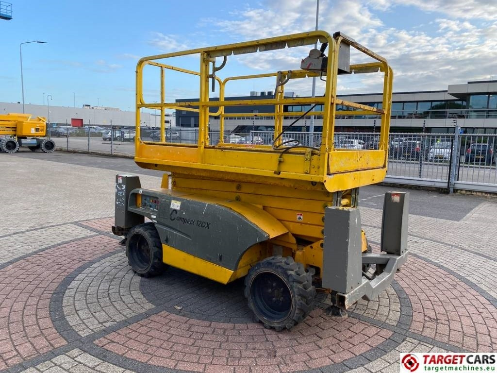 Haulotte Compact 12DX Diesel 4x4 Scissor Work Lift 1206cm - Škarjasta dvižna ploščad: slika 2 Haulotte Compact 12DX Diesel 4x4 Scissor Work Lift 1206cm - Škarjasta dvižna ploščad: slika 2