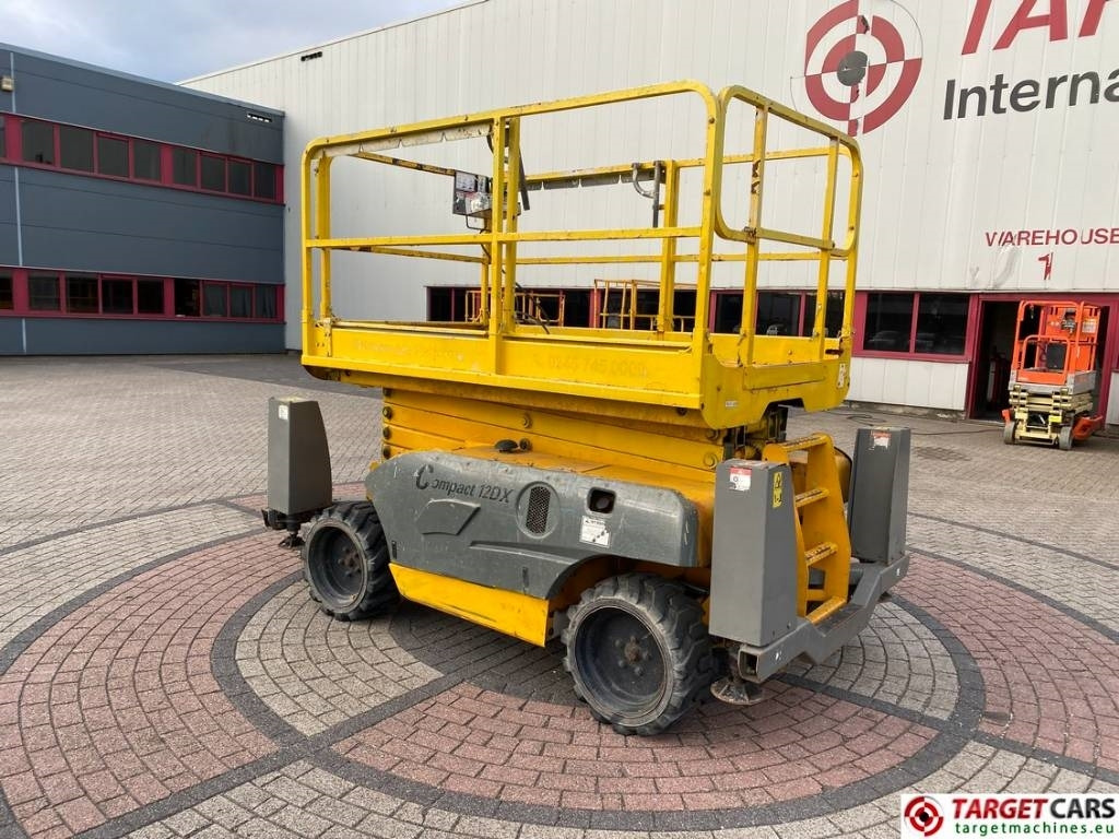 Haulotte Compact 12DX Diesel 4x4 Scissor Work Lift 1206cm - Škarjasta dvižna ploščad: slika 4 Haulotte Compact 12DX Diesel 4x4 Scissor Work Lift 1206cm - Škarjasta dvižna ploščad: slika 4