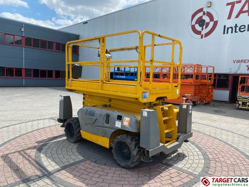 Haulotte Compact 12DX Diesel 4x4 Scissor Work Lift 1206cm - Škarjasta dvižna ploščad: slika 4 Haulotte Compact 12DX Diesel 4x4 Scissor Work Lift 1206cm - Škarjasta dvižna ploščad: slika 4