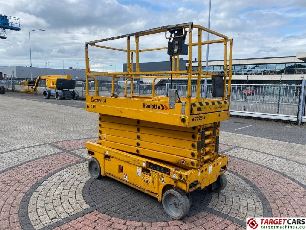 Haulotte Compact 14 Electric Scissor Work Lift 1385cm - Škarjasta dvižna ploščad: slika 2 Haulotte Compact 14 Electric Scissor Work Lift 1385cm - Škarjasta dvižna ploščad: slika 2