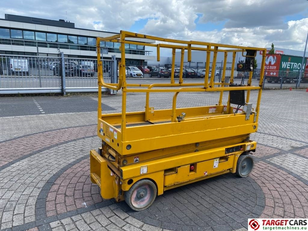 Haulotte Compact 8 Electric Scissor Work Lift 818cm - Škarjasta dvižna ploščad: slika 3 Haulotte Compact 8 Electric Scissor Work Lift 818cm - Škarjasta dvižna ploščad: slika 3