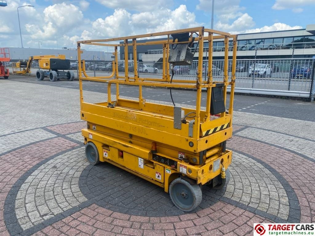 Haulotte Compact 8 Electric Scissor Work Lift 818cm - Škarjasta dvižna ploščad: slika 2 Haulotte Compact 8 Electric Scissor Work Lift 818cm - Škarjasta dvižna ploščad: slika 2