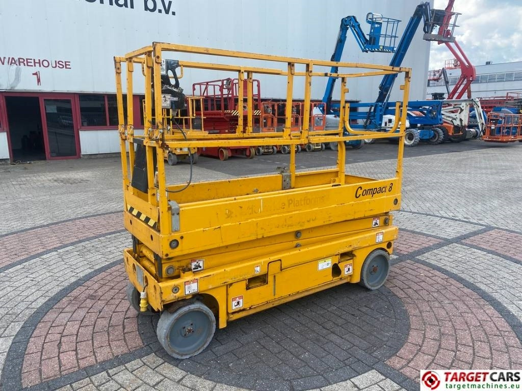 Haulotte Compact 8 Electric Scissor Work Lift 818cm - Škarjasta dvižna ploščad: slika 1 Haulotte Compact 8 Electric Scissor Work Lift 818cm - Škarjasta dvižna ploščad: slika 1