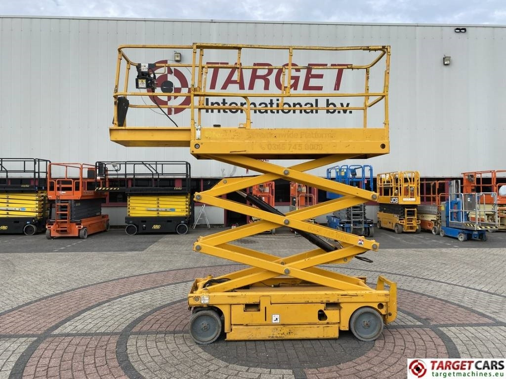 Haulotte Compact 8 Electric Scissor Work Lift 818cm - Škarjasta dvižna ploščad: slika 5 Haulotte Compact 8 Electric Scissor Work Lift 818cm - Škarjasta dvižna ploščad: slika 5