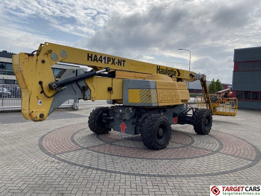 Haulotte HA41PX Articulated 4x4x4 Diesel Boom Work Lift 41M - Zglobna dvižna ploščad: slika 3 Haulotte HA41PX Articulated 4x4x4 Diesel Boom Work Lift 41M - Zglobna dvižna ploščad: slika 3