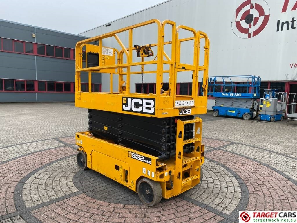 JCB S3246E Electric Scissor Work Lift 1200cm - Škarjasta dvižna ploščad: slika 4 JCB S3246E Electric Scissor Work Lift 1200cm - Škarjasta dvižna ploščad: slika 4