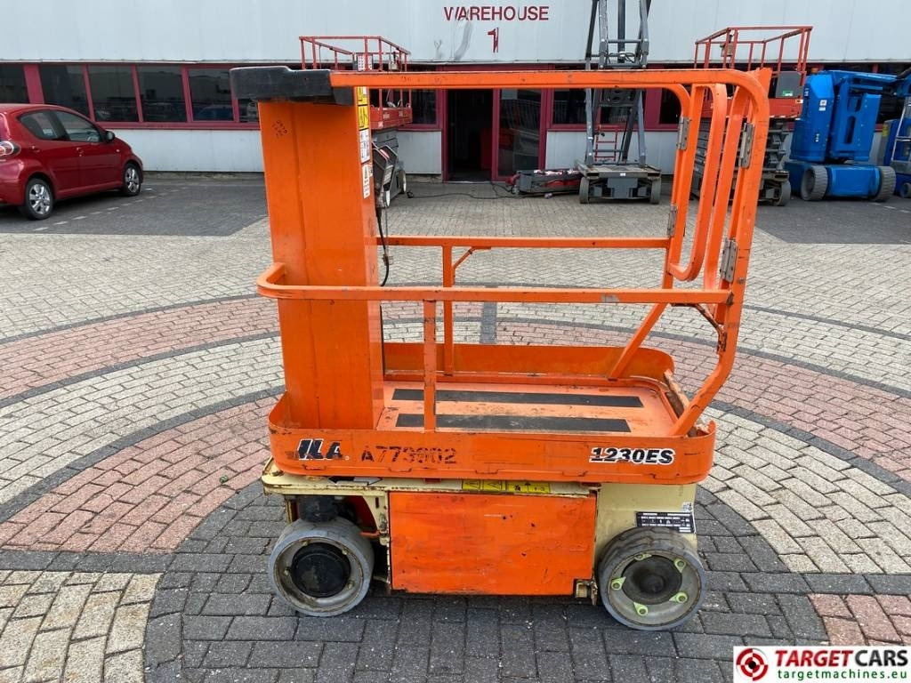 JLG 1230ES Electric Vertical Mast Work Lift 566cm - Vertikalni dvižni teleskop: slika 5 JLG 1230ES Electric Vertical Mast Work Lift 566cm - Vertikalni dvižni teleskop: slika 5