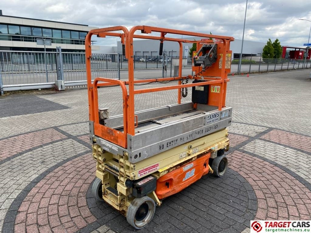 JLG 1930ES Electric Scissor Work Lift 772cm - Škarjasta dvižna ploščad: slika 3 JLG 1930ES Electric Scissor Work Lift 772cm - Škarjasta dvižna ploščad: slika 3