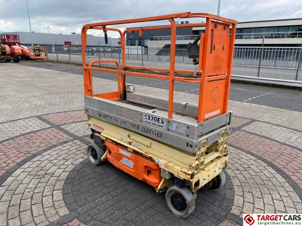JLG 1930ES Electric Scissor Work Lift 772cm - Škarjasta dvižna ploščad: slika 2 JLG 1930ES Electric Scissor Work Lift 772cm - Škarjasta dvižna ploščad: slika 2