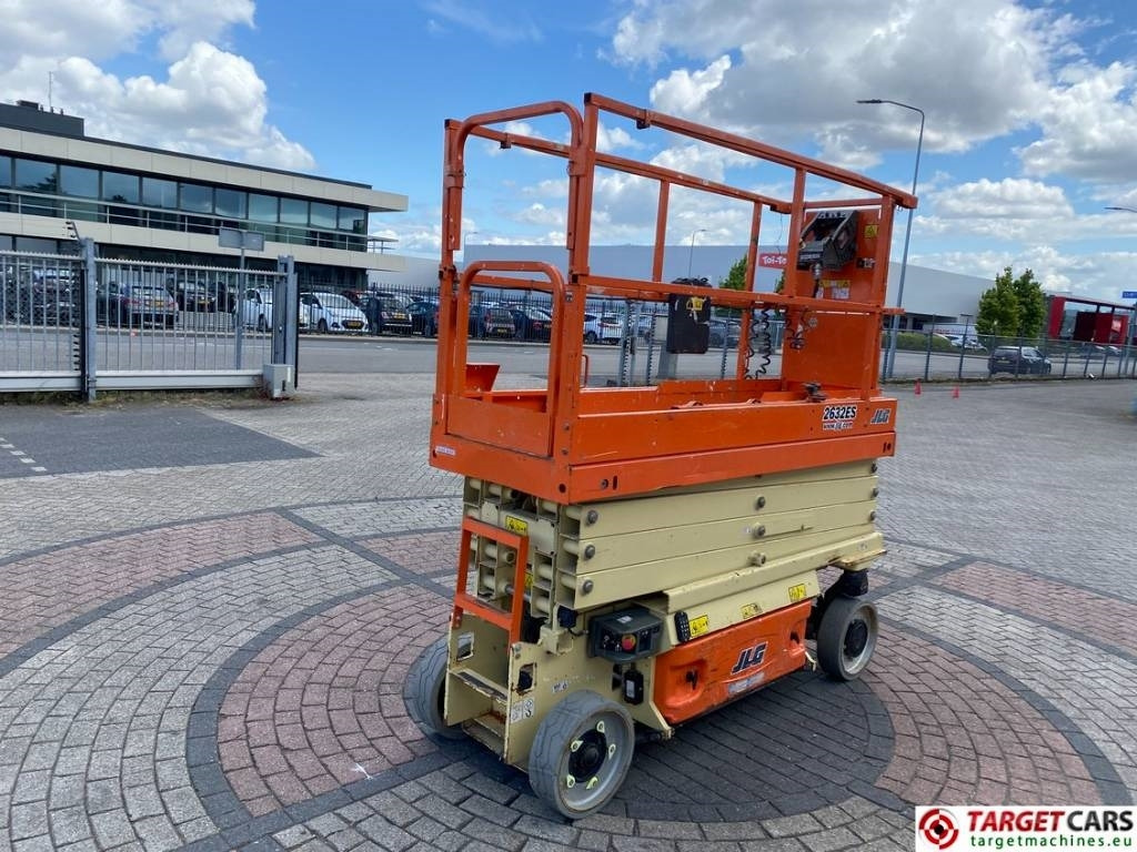 JLG 2632ES Electric Scissor Work Lift 977cm - Škarjasta dvižna ploščad: slika 3 JLG 2632ES Electric Scissor Work Lift 977cm - Škarjasta dvižna ploščad: slika 3