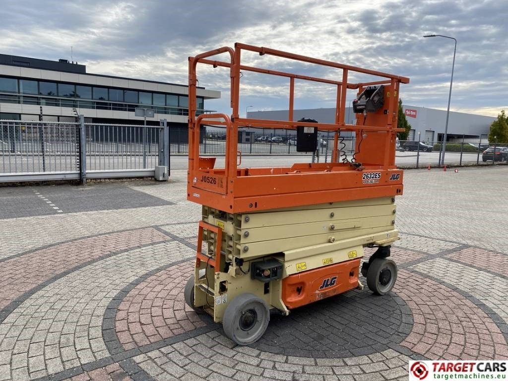 JLG 2632ES Electric Scissor Work Lift 977cm - Škarjasta dvižna ploščad: slika 3 JLG 2632ES Electric Scissor Work Lift 977cm - Škarjasta dvižna ploščad: slika 3