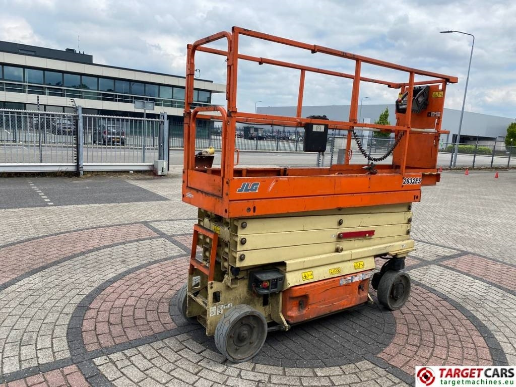 JLG 2632ES Electric Scissor Work Lift 977cm - Škarjasta dvižna ploščad: slika 3 JLG 2632ES Electric Scissor Work Lift 977cm - Škarjasta dvižna ploščad: slika 3