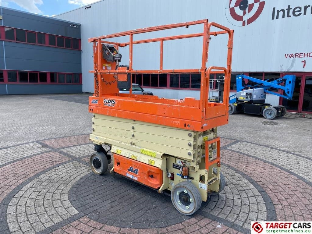 JLG 2632ES Electric Scissor Work Lift 977cm - Škarjasta dvižna ploščad: slika 4 JLG 2632ES Electric Scissor Work Lift 977cm - Škarjasta dvižna ploščad: slika 4