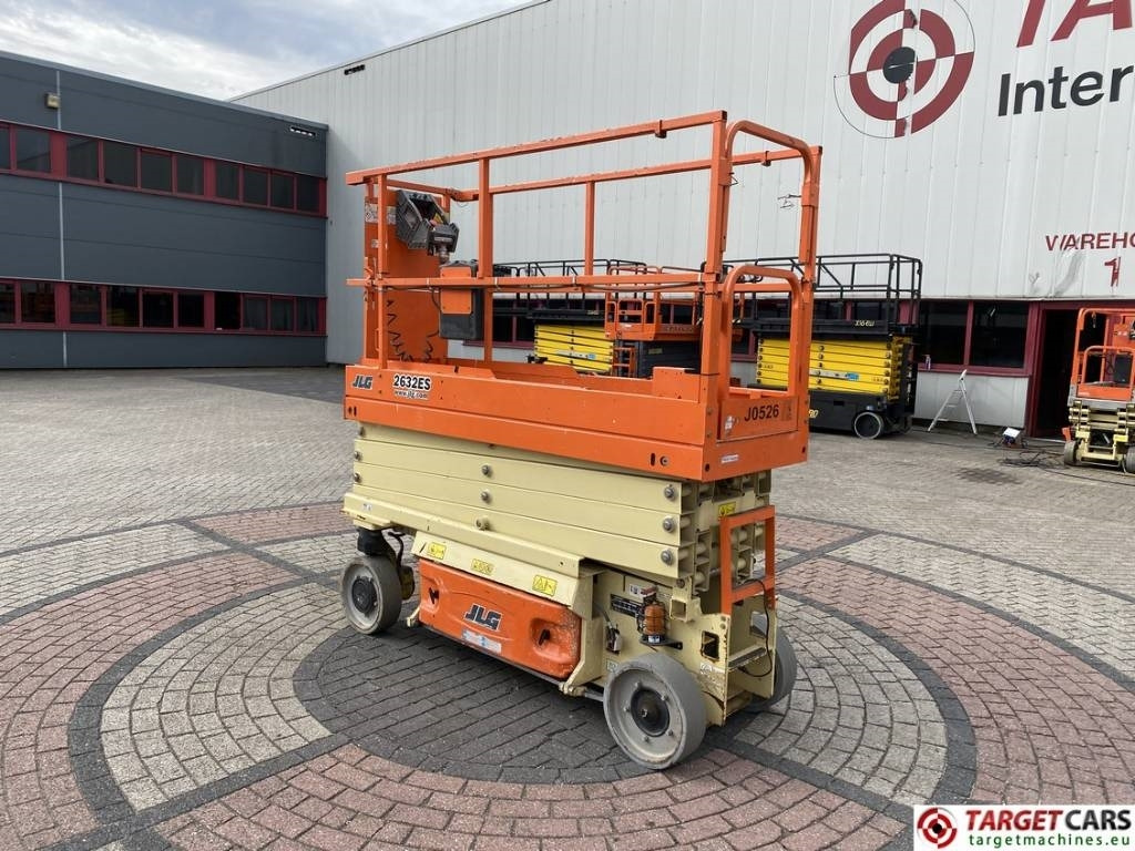 JLG 2632ES Electric Scissor Work Lift 977cm - Škarjasta dvižna ploščad: slika 4 JLG 2632ES Electric Scissor Work Lift 977cm - Škarjasta dvižna ploščad: slika 4