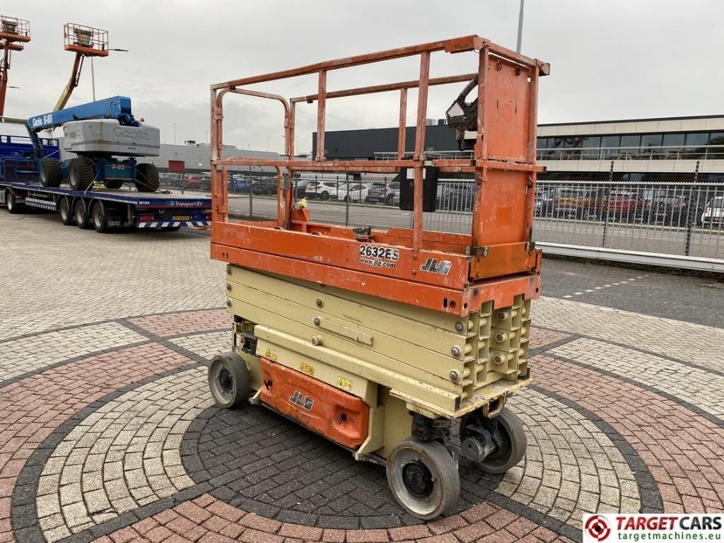 JLG 2632ES Electric Scissor Work Lift 977cm - Škarjasta dvižna ploščad: slika 2 JLG 2632ES Electric Scissor Work Lift 977cm - Škarjasta dvižna ploščad: slika 2