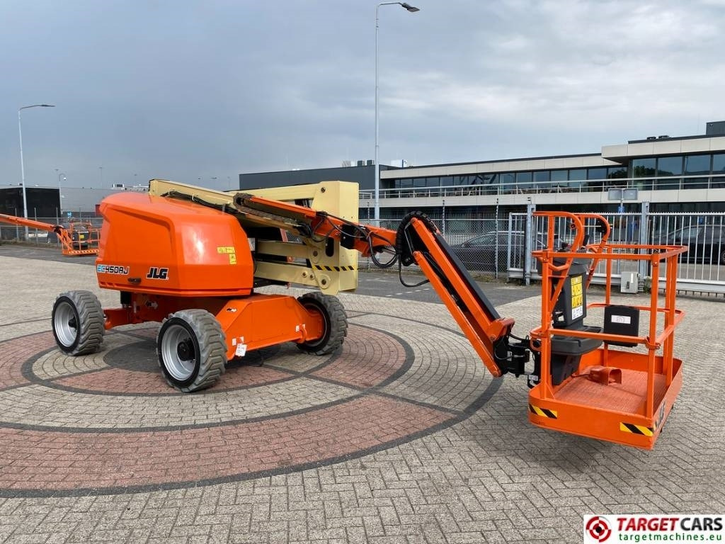 JLG EC450AJ Articulated El Lithium-Ion BoomLift 1572cm - Zglobna dvižna ploščad: slika 2 JLG EC450AJ Articulated El Lithium-Ion BoomLift 1572cm - Zglobna dvižna ploščad: slika 2