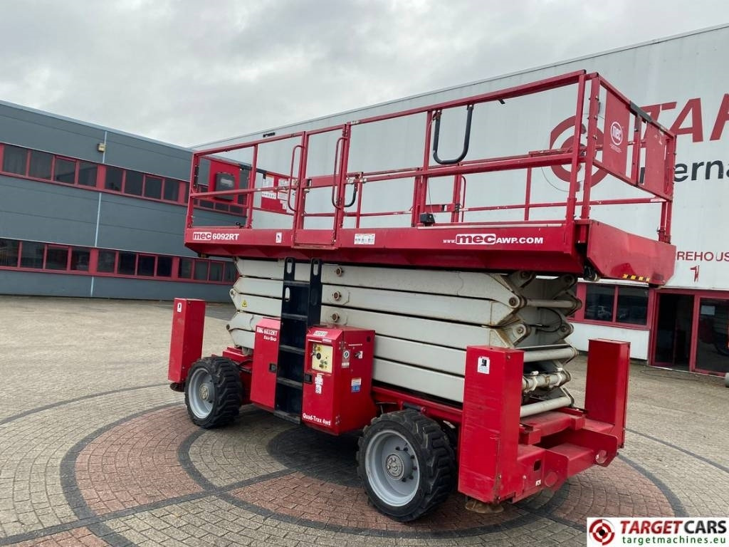 MEC 6092RT Diesel 4x4 Scissor Work Lift 2020cm - Škarjasta dvižna ploščad: slika 4 MEC 6092RT Diesel 4x4 Scissor Work Lift 2020cm - Škarjasta dvižna ploščad: slika 4