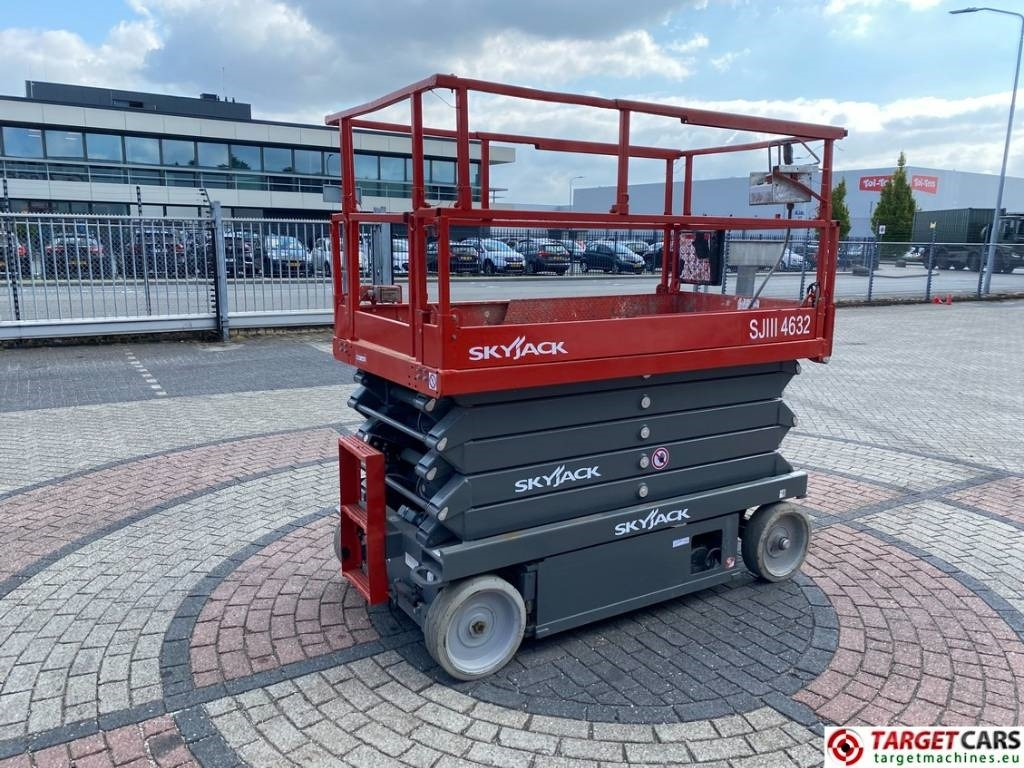SkyJack SJ4632 Electric 4632 Scissor Work LIft 1170cm - Škarjasta dvižna ploščad: slika 3 SkyJack SJ4632 Electric 4632 Scissor Work LIft 1170cm - Škarjasta dvižna ploščad: slika 3
