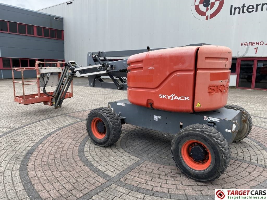 SkyJack SJ46AJ Articulated 4x4 Diesel Boom WorkLift 1593cm - Zglobna dvižna ploščad: slika 4 SkyJack SJ46AJ Articulated 4x4 Diesel Boom WorkLift 1593cm - Zglobna dvižna ploščad: slika 4