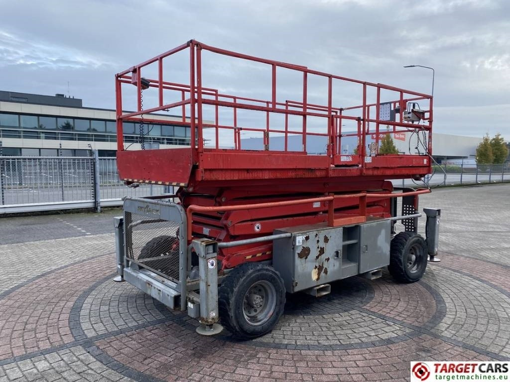 SkyJack SJ9241 RT Diesel 4x4 Scissor Work Lift 1450cm - Škarjasta dvižna ploščad: slika 3 SkyJack SJ9241 RT Diesel 4x4 Scissor Work Lift 1450cm - Škarjasta dvižna ploščad: slika 3