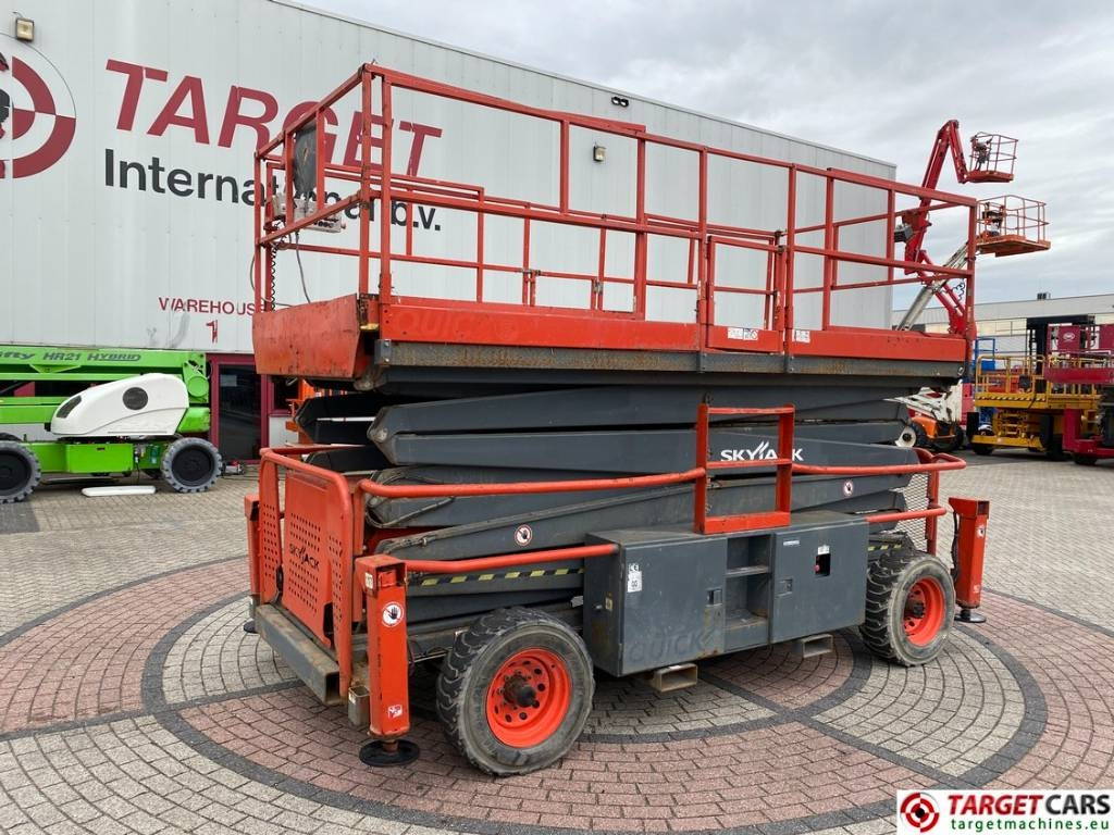 SkyJack SJ9250 RT Diesel 4x4 Scissor Work Lift 1720cm - Škarjasta dvižna ploščad: slika 1 SkyJack SJ9250 RT Diesel 4x4 Scissor Work Lift 1720cm - Škarjasta dvižna ploščad: slika 1