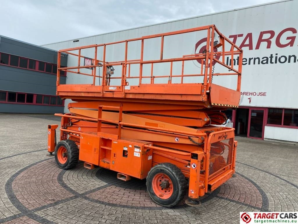 SkyJack SJ9250 RT Diesel 4x4 Scissor Work Lift 1720cm - Škarjasta dvižna ploščad: slika 4 SkyJack SJ9250 RT Diesel 4x4 Scissor Work Lift 1720cm - Škarjasta dvižna ploščad: slika 4
