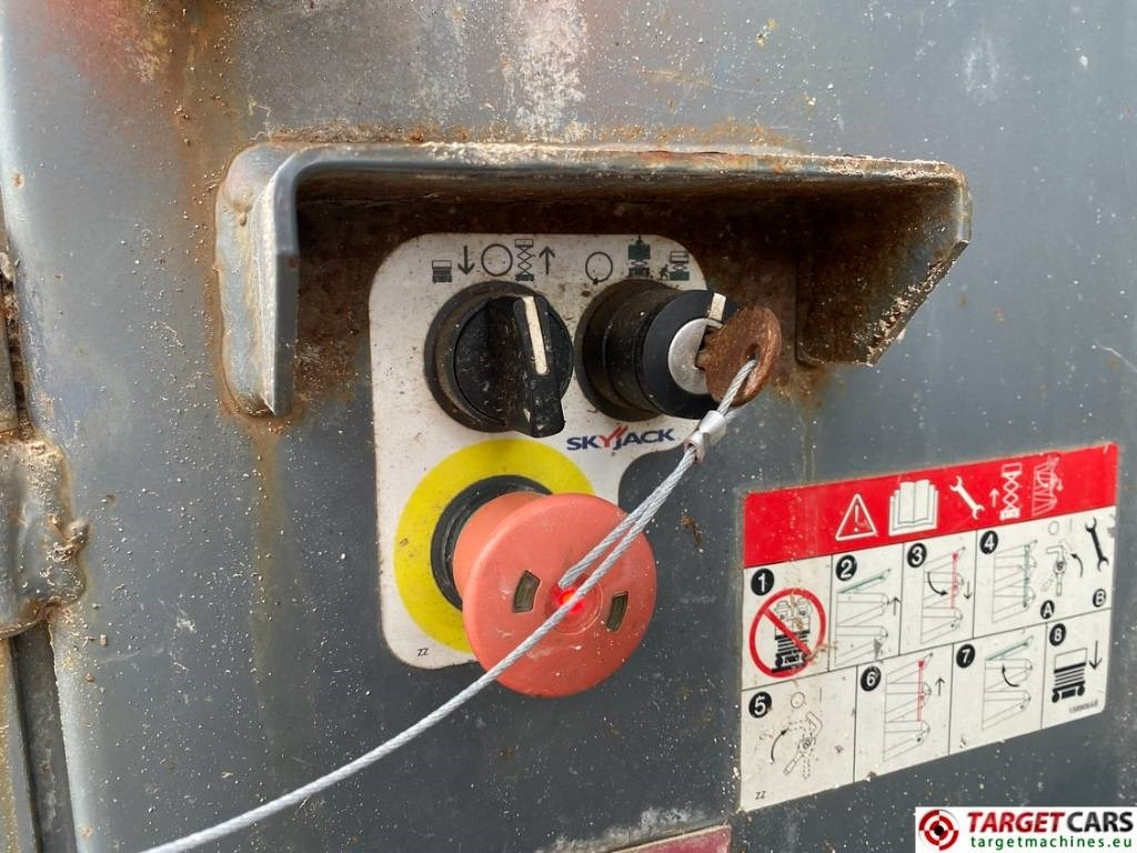 Škarjasta dvižna ploščad SkyJack SJ9250 RT Diesel 4x4 Scissor Work Lift 1720cm: slika 11