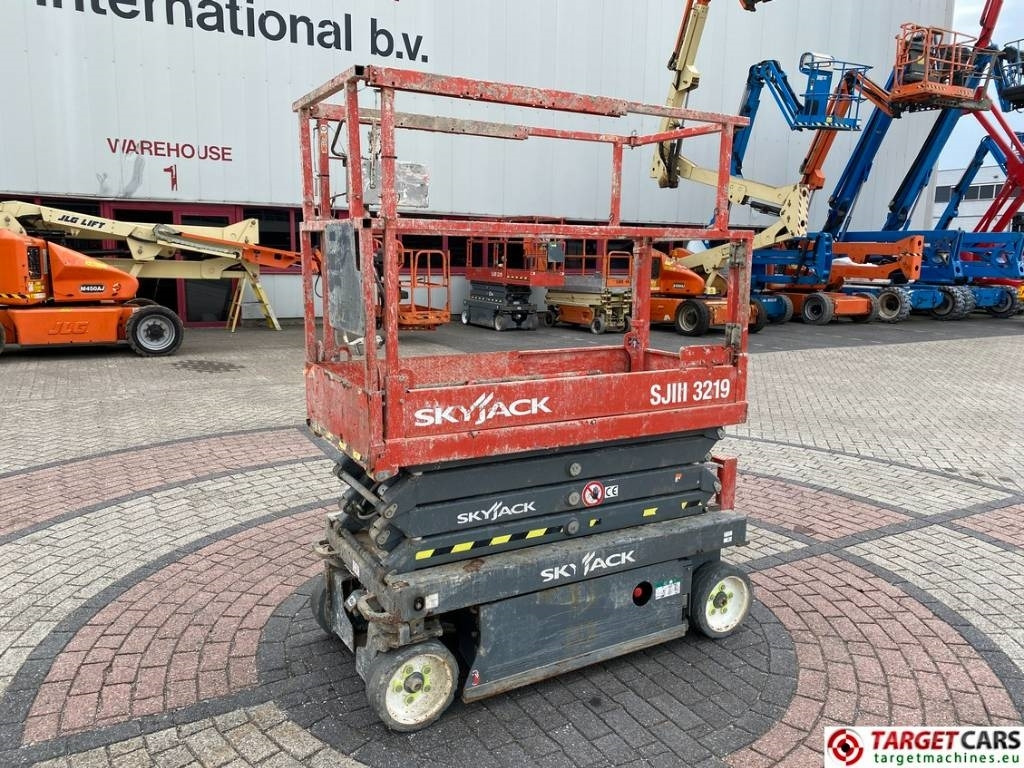 SkyJack SJIII-3219 Electric Scissor Work Lift 780cm - Škarjasta dvižna ploščad: slika 1 SkyJack SJIII-3219 Electric Scissor Work Lift 780cm - Škarjasta dvižna ploščad: slika 1