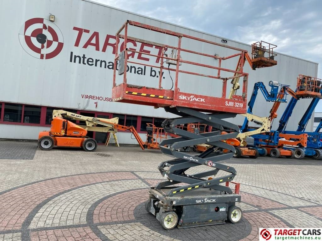 Škarjasta dvižna ploščad SkyJack SJIII-3219 Electric Scissor Work Lift 780cm: slika 25