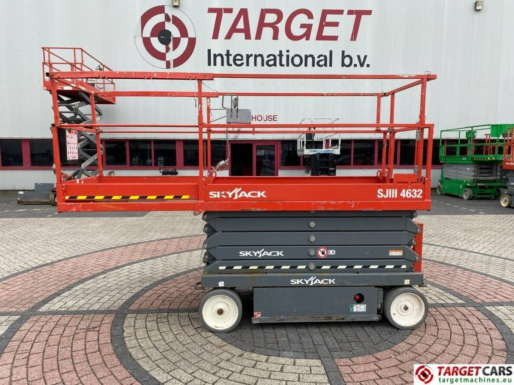 SkyJack SJIII-4632 Electric 4632 Scissor Work lift 1170cm - Škarjasta dvižna ploščad: slika 5 SkyJack SJIII-4632 Electric 4632 Scissor Work lift 1170cm - Škarjasta dvižna ploščad: slika 5