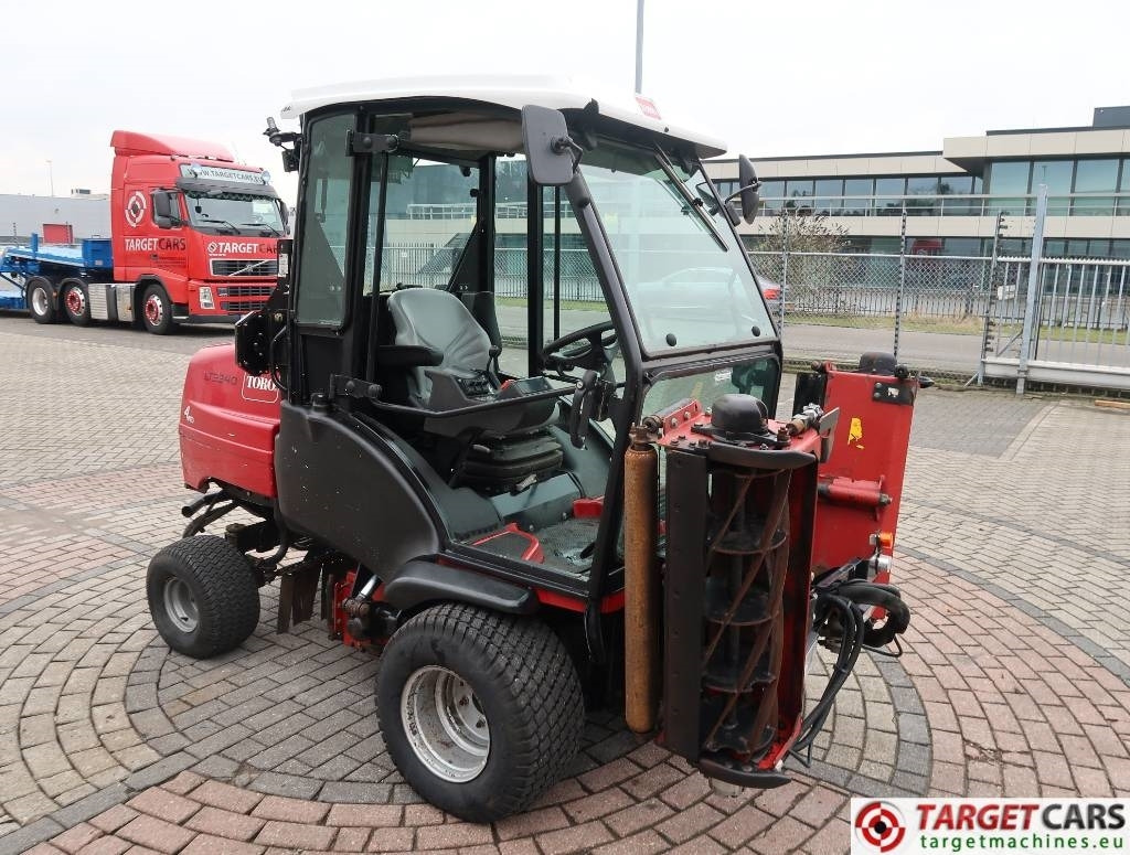 Toro LT3340 3-Gang Hydro 4WD Cylinder Reel Mower - Vrtna kosilnica: slika 5 Toro LT3340 3-Gang Hydro 4WD Cylinder Reel Mower - Vrtna kosilnica: slika 5