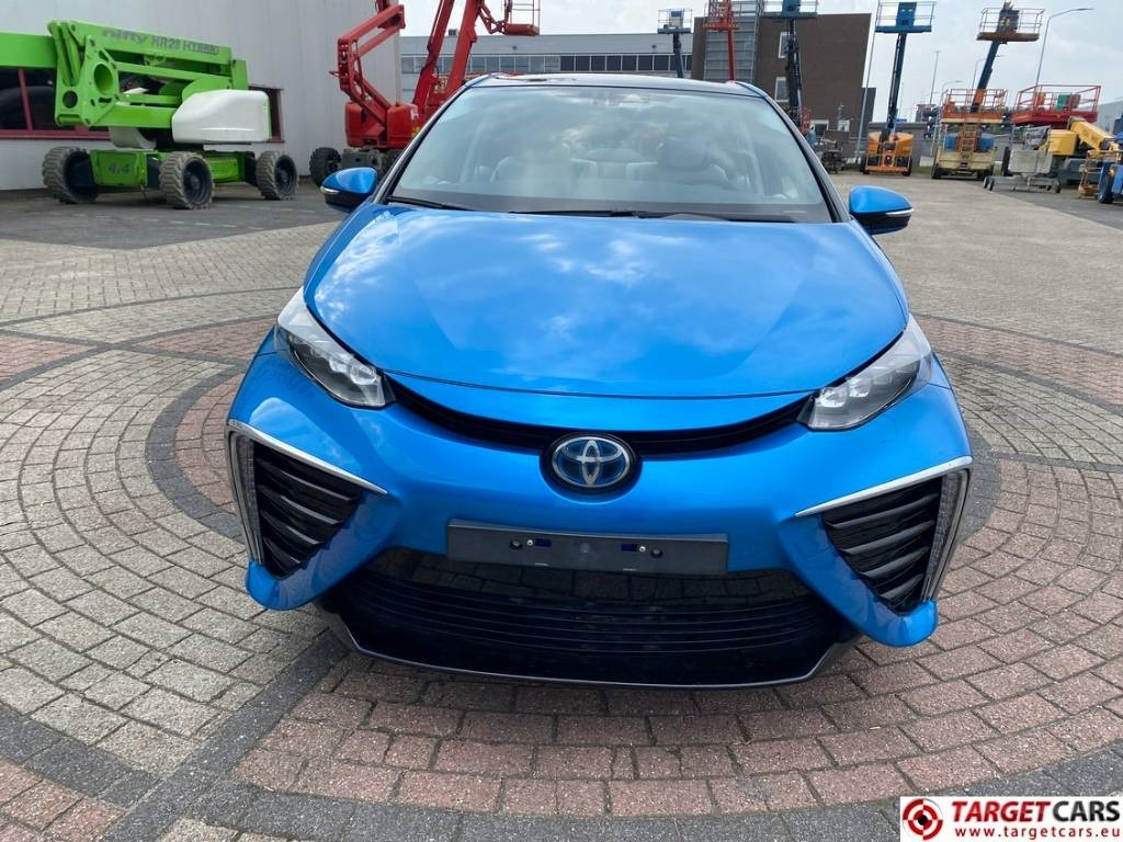 Toyota Mirai FCV HydroGen FuelCell - Limuzina: slika 2 Toyota Mirai FCV HydroGen FuelCell - Limuzina: slika 2