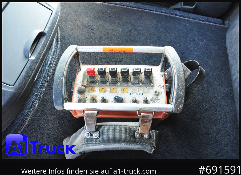 MERCEDES-BENZ Actros 1844 MP3, Kran MKG 291 HP 5+3 Funk, TÜV 06/2026 - Tovornjak s kesonom, Tovornjak z dvigalom: slika 2 MERCEDES-BENZ Actros 1844 MP3, Kran MKG 291 HP 5+3 Funk, TÜV 06/2026 - Tovornjak s kesonom, Tovornjak z dvigalom: slika 2