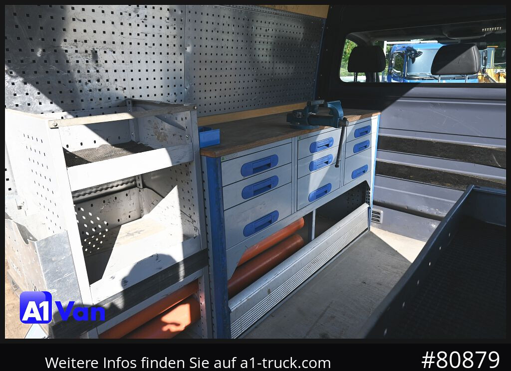 VOLKSWAGEN Crafter 35 L1H2, AHK, Standheizung, Werkstatteinrichtung - Furgon: slika 3 VOLKSWAGEN Crafter 35 L1H2, AHK, Standheizung, Werkstatteinrichtung - Furgon: slika 3