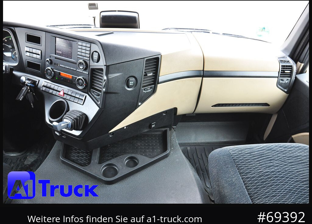 MERCEDES-BENZ Actros 1832, Lowliner, 1 Vorbesitzer - Vlačilec: slika 4 MERCEDES-BENZ Actros 1832, Lowliner, 1 Vorbesitzer - Vlačilec: slika 4