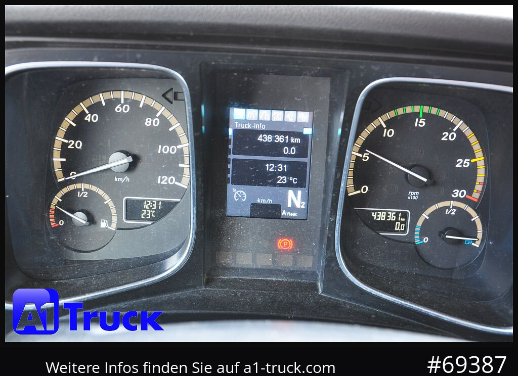 MERCEDES-BENZ Actros 1832, Lowliner, 1 Vorbesitzer - Vlačilec: slika 2 MERCEDES-BENZ Actros 1832, Lowliner, 1 Vorbesitzer - Vlačilec: slika 2