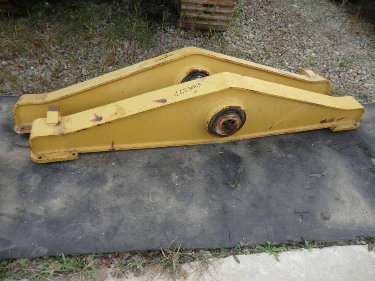 Caterpillar 735 Braccetto destro di collegamento assale centrale e posteriore. (ARM AS RH) - Os in deli za Gradbeni stroj: slika 1 Caterpillar 735 Braccetto destro di collegamento assale centrale e posteriore. (ARM AS RH) - Os in deli za Gradbeni stroj: slika 1