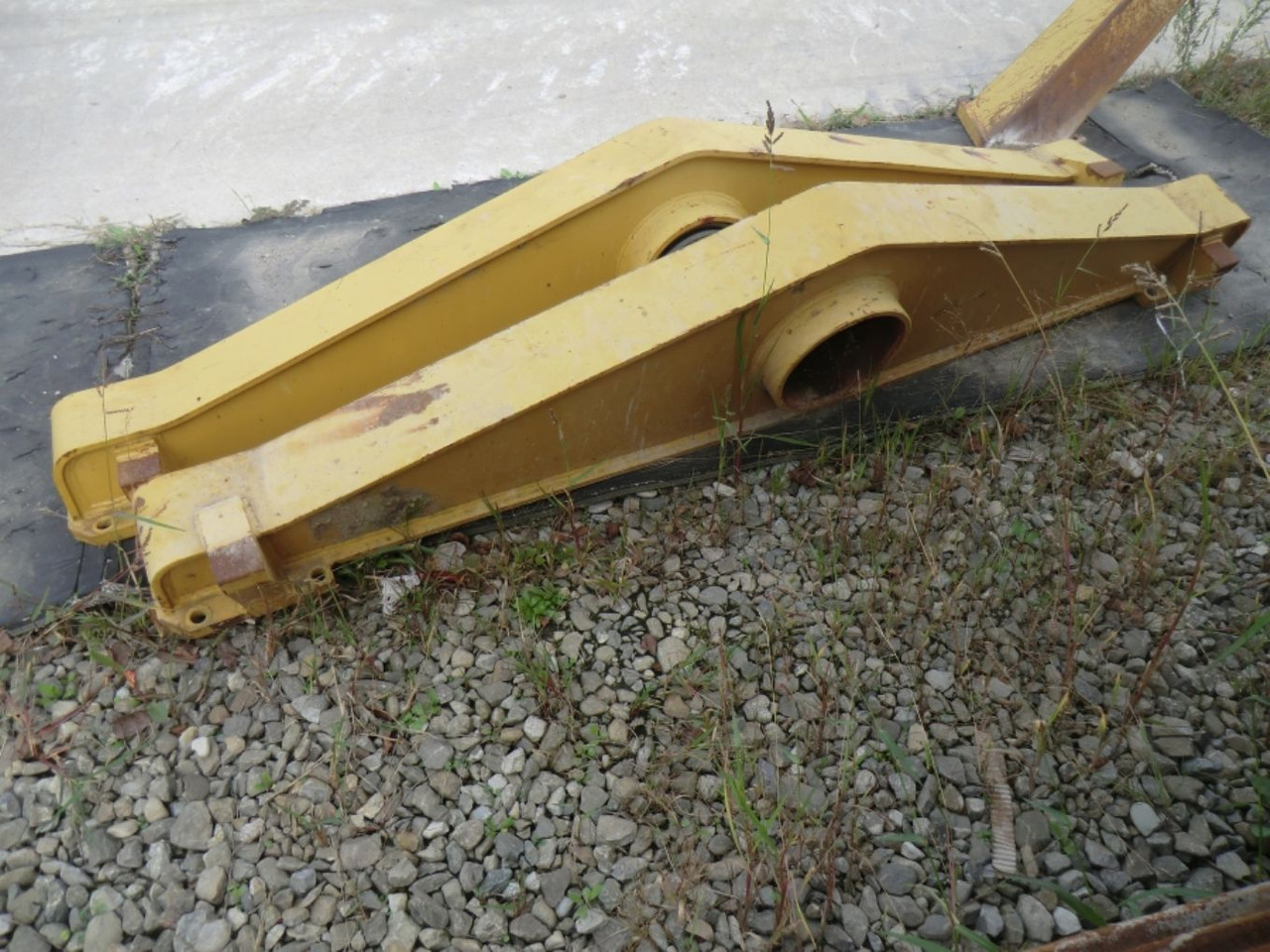 Caterpillar 735 Braccetto sinistro di collegamento assale centrale e posteriore. (ARM AS LH) - Os in deli za Gradbeni stroj: slika 1 Caterpillar 735 Braccetto sinistro di collegamento assale centrale e posteriore. (ARM AS LH) - Os in deli za Gradbeni stroj: slika 1