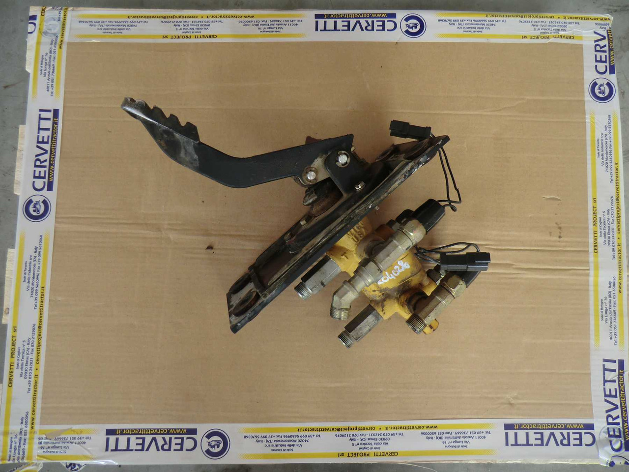 Caterpillar 735 Pedale del freno e valvola. - Zavorni deli za Gradbeni stroj: slika 1 Caterpillar 735 Pedale del freno e valvola. - Zavorni deli za Gradbeni stroj: slika 1